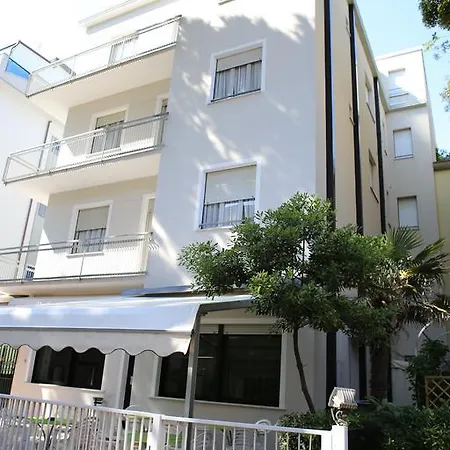 Pigalle Hotell *