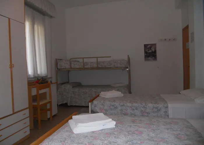 Отель Pigalle *