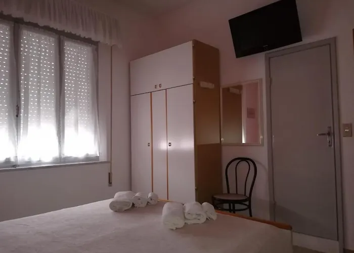 Отель Pigalle Римини