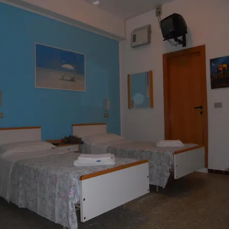 Pigalle Римини